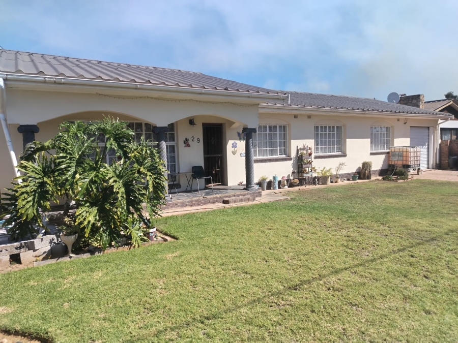 4 Bedroom Property for Sale in Bothasrus Eastern Cape